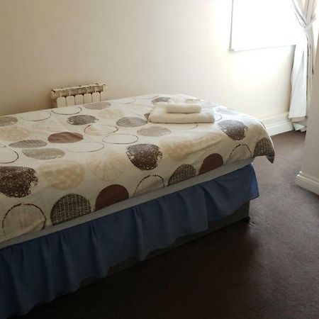 The Three Horseshoes Drayton Parslow Экстерьер фото